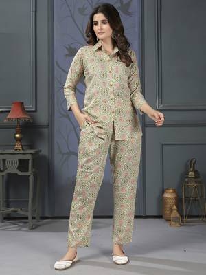 Meadow green printed riyon co-ord set with two pocket 1