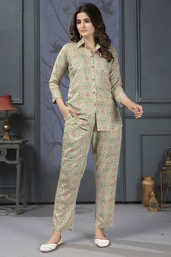 Meadow green printed riyon co-ord set with two pocket