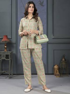 Meadow green printed riyon co-ord set with two pocket 2