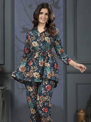 Teal blue printed riyon co-ord set with two pocket 2
