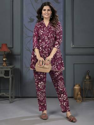 Light maroon printed riyon co-ord set with two pocket 2