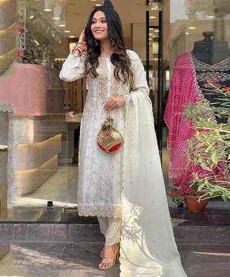 Off white pure viscose jacquard heavy thread embroidery with jacquard work kurta pant set 1