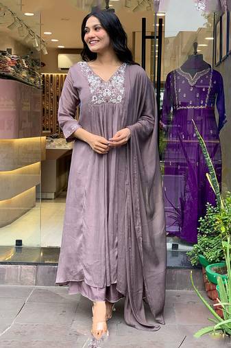 Lilac viscose chinon heavy thread embroidery work kurta pant set