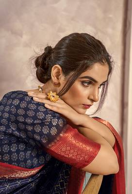 Navy blue silk blend foil print saree 2