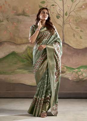 Green dola silk blend weaving traditional saree 1