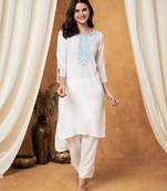 SHADES OF FAASHION Women Chikankari White suit set with blue paipin
