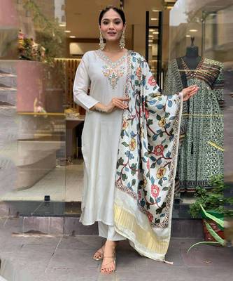 Off white viscose chanderi heavy thread embroidery work with printed dupatta kurta pant set 1