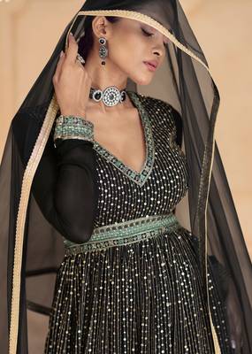 Georgette Traditional Embroidery Anarkali Kurta Pant Salwar Suit Set 4