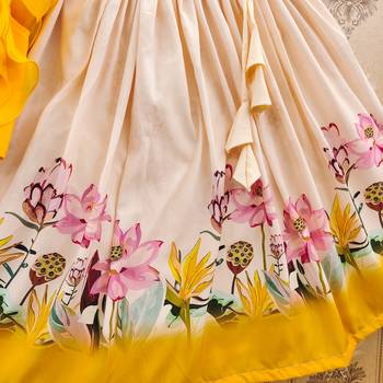 Floral print lehenga set with ruffle blouse 3