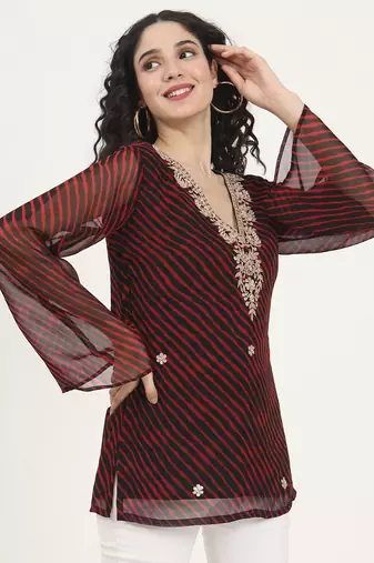 Divena black leheriya gotta patti work geogratte v neck top