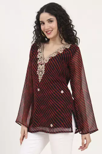 Divena black leheriya gotta patti work geogratte v neck top
