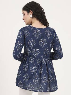 Divena blue floral printed v neck cotton top 2