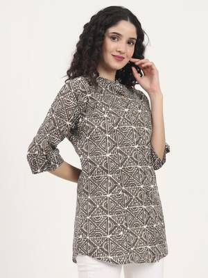 Divena dark grey geomatric printed cotton top 3
