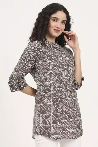 Divena dark grey geomatric printed cotton top