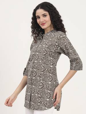 Divena dark grey geomatric printed cotton top 4