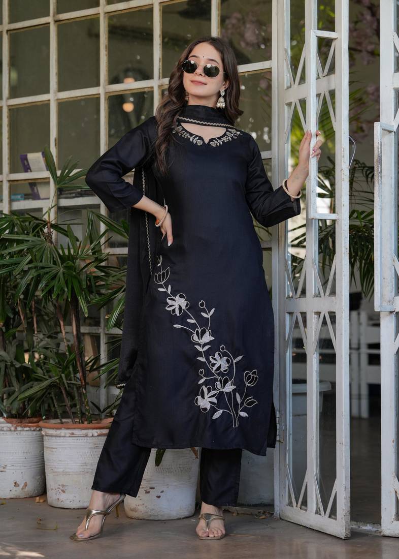 Beautiful Thread Work Viscose Rayon Fabric Straight Kurta, Pant and Dupatta Set