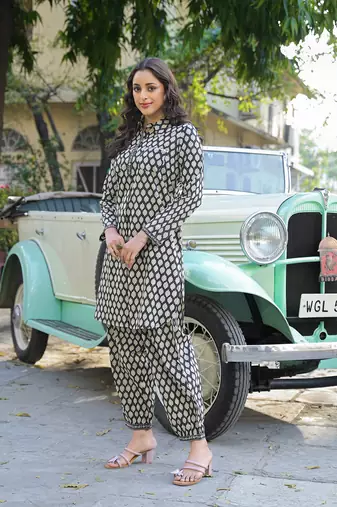 Divena black ethnic printed cotton fabric shirt kurta with trouser