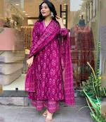 Women's Floral Printed Kurta Set With Printed Dupatta 