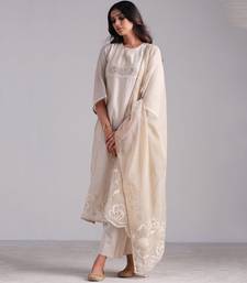 Fog beige woven kurta and contrast dupatta with hand work detailing