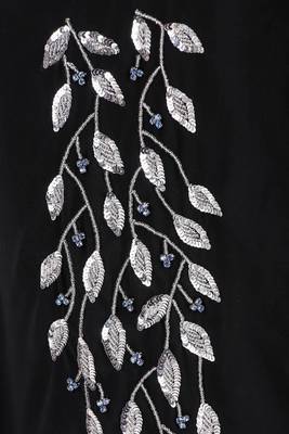 Front Open Hand Leaf Embroidered Dubai Abaya 6