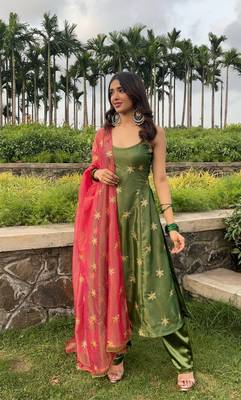 Green georgette embroidered kurta with pant and dupatta 1