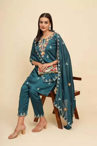 Green silk blend embroidered kurta with pant and dupatta