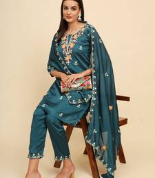 Green silk blend embroidered kurta with pant and dupatta