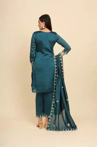 Green silk blend embroidered kurta with pant and dupatta