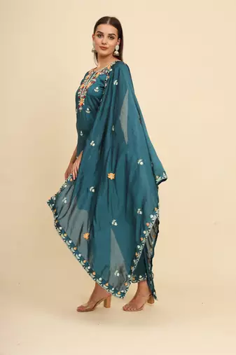 Green silk blend embroidered kurta with pant and dupatta