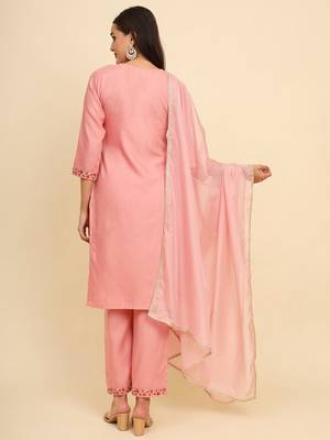 Light-pink cotton embroidered kurta with pant and dupatta 3