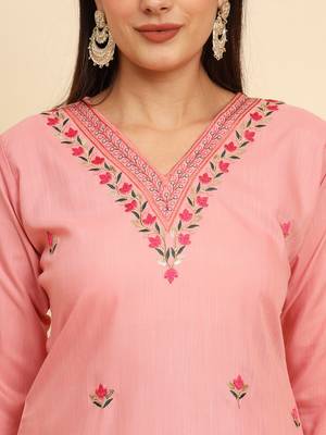 Light-pink cotton embroidered kurta with pant and dupatta 4