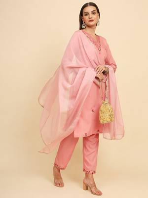 Light-pink cotton embroidered kurta with pant and dupatta 5