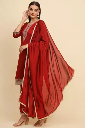 Red silk blend embroidered kurta with pant and dupatta