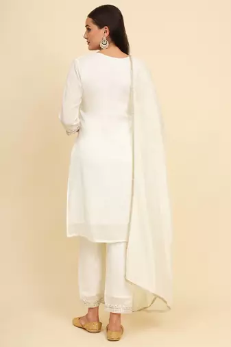 Off white silk blend embroidered kurta with pant and dupatta