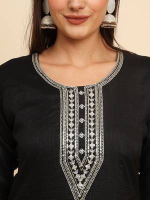 Black silk blend embroidered kurta with pant and dupatta 4