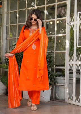 Orange chanderi embroidered kurta with pant and dupatta 3