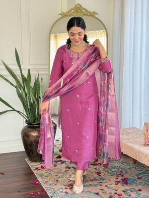 Onion pink chanderi embroidered kurta with pant and dupatta 2