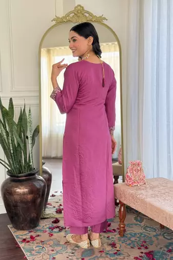 Onion pink chanderi embroidered kurta with pant and dupatta