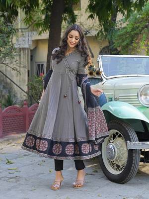 Divena black printed cotton fabric anarkali kurta pant with dupatta 3