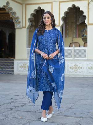 Divena blue floral printed straight kurta pant set 3