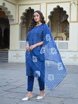 Divena blue floral printed straight kurta pant set 4