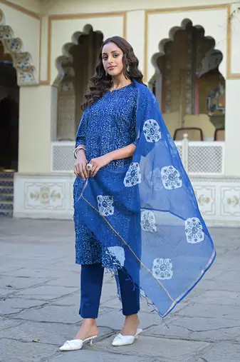 Divena blue floral printed straight kurta pant set