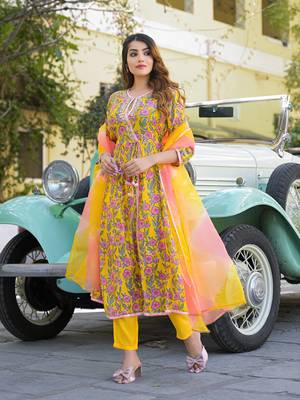 Divena yellow floral printed muslin kurta pant with dupatta 4