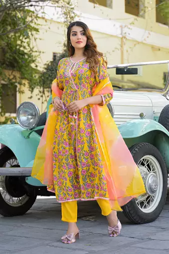 Divena yellow floral printed muslin kurta pant with dupatta