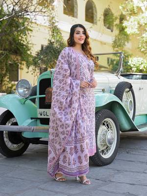 Divena light purple floral printed kurta pant with dupatta 3