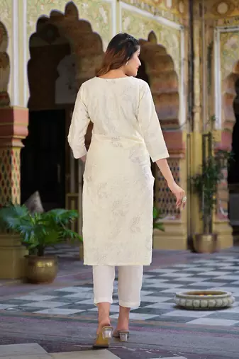 Divena cream solid chanderi silk kurta pant with dupatta