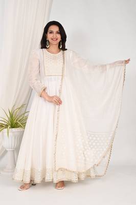 White embroidered anarkali set 4