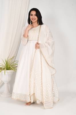 White embroidered anarkali set 5