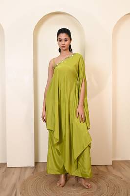 Green one shoulder kaftan set 1