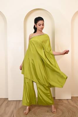Green one shoulder kaftan set 3